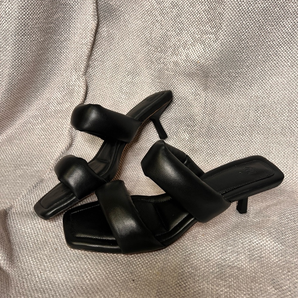 H&M Black Strappy Heeled Sandals - Picture 1 of 8